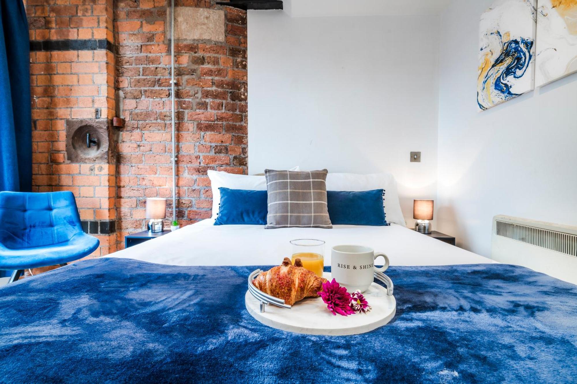 Cavern Quarters, Beautiful Two Bedroom City Centre Apartment By Garudy Serviced Apartments And Short Lets - Perfect For Longer Stays Liverpool Esterno foto