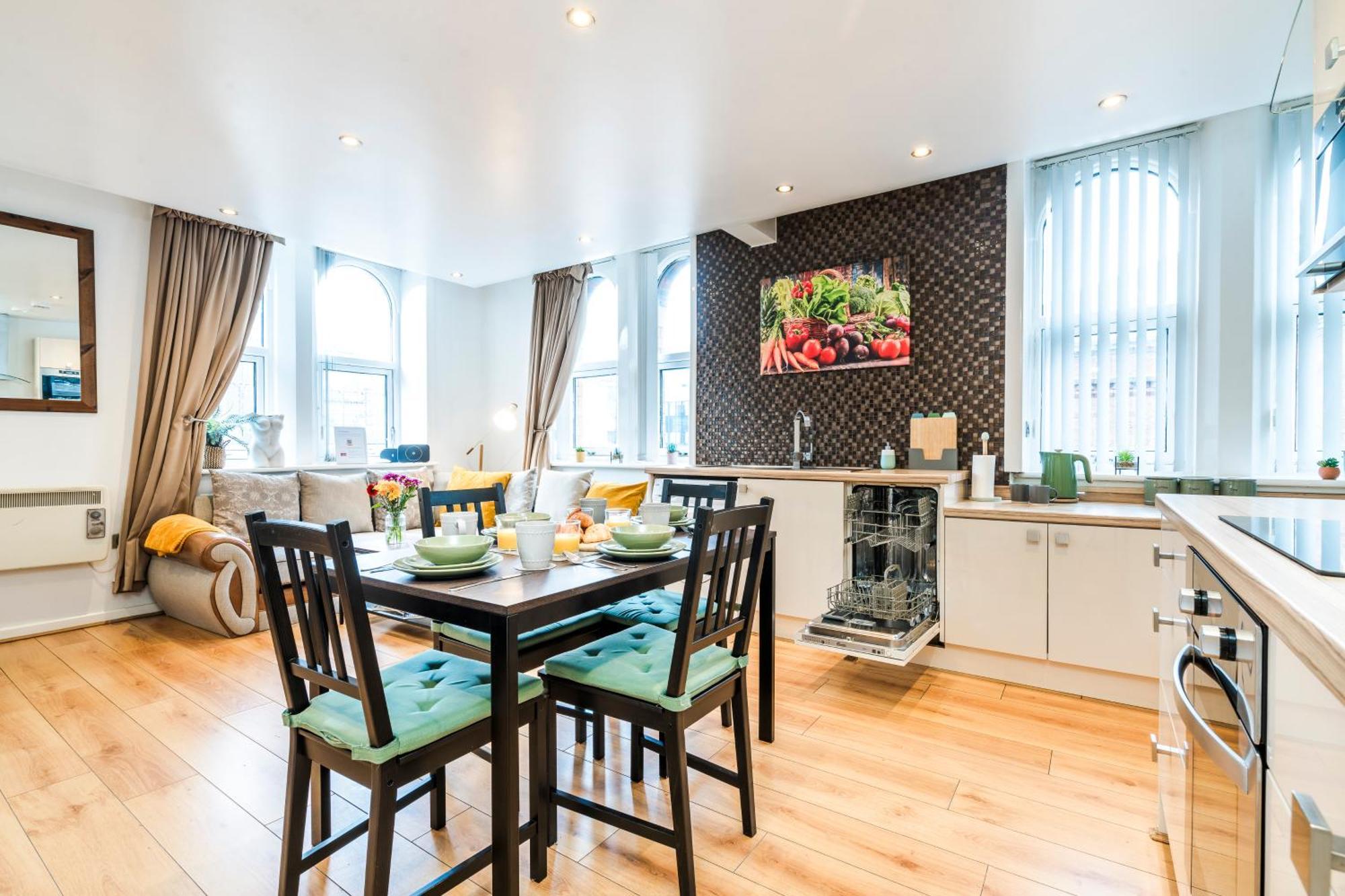 Cavern Quarters, Beautiful Two Bedroom City Centre Apartment By Garudy Serviced Apartments And Short Lets - Perfect For Longer Stays Liverpool Esterno foto