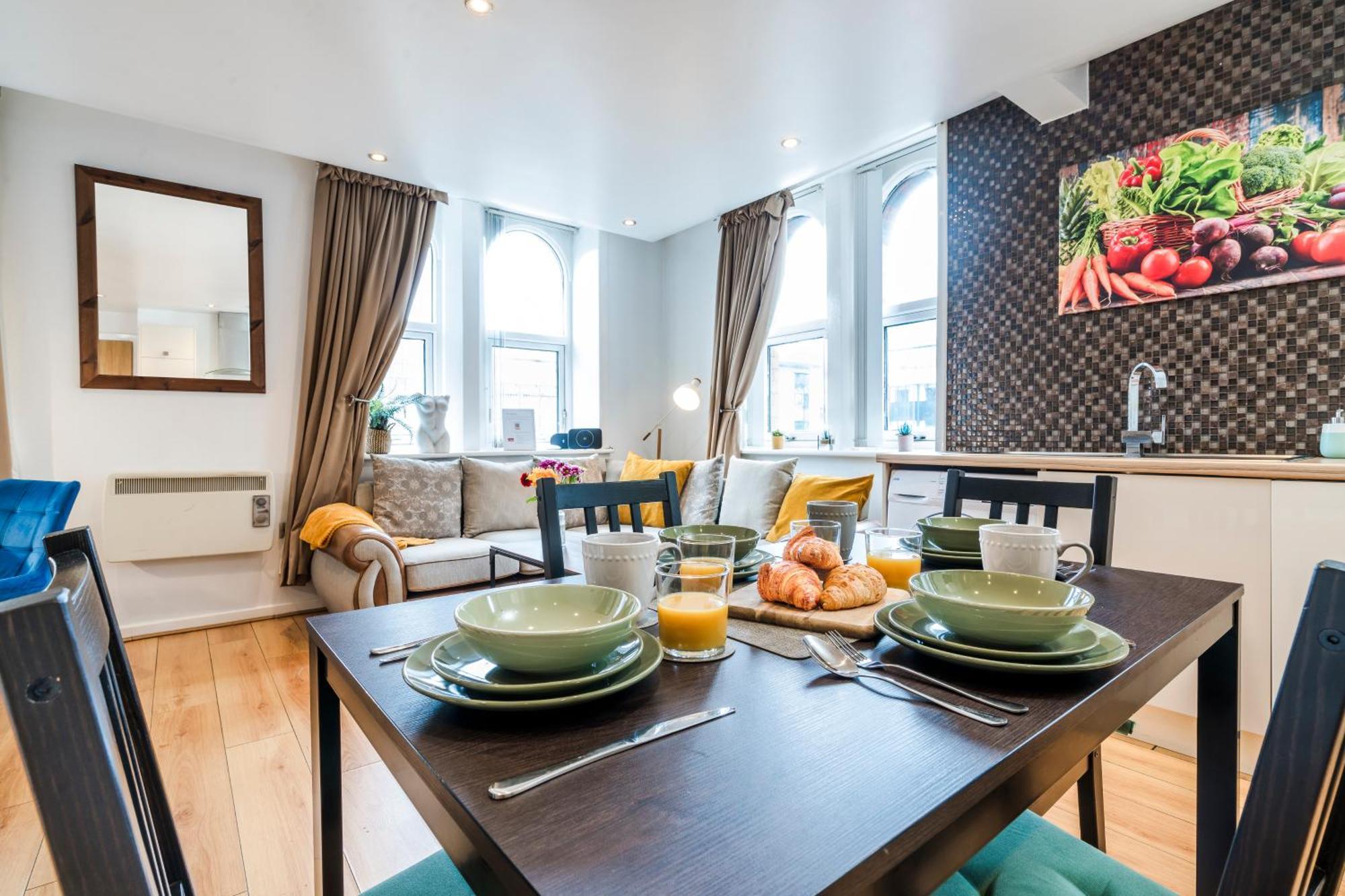 Cavern Quarters, Beautiful Two Bedroom City Centre Apartment By Garudy Serviced Apartments And Short Lets - Perfect For Longer Stays Liverpool Esterno foto