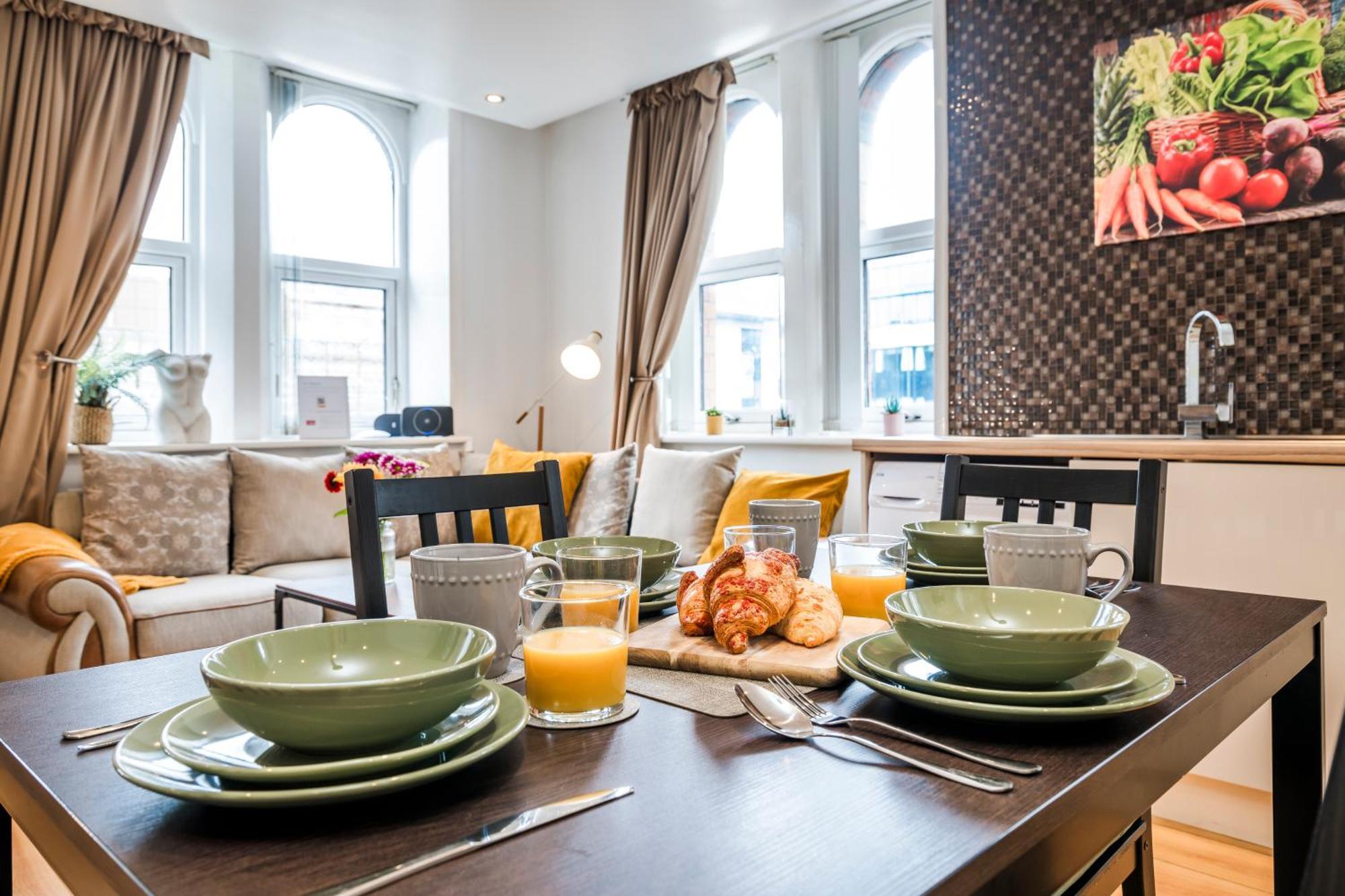 Cavern Quarters, Beautiful Two Bedroom City Centre Apartment By Garudy Serviced Apartments And Short Lets - Perfect For Longer Stays Liverpool Esterno foto