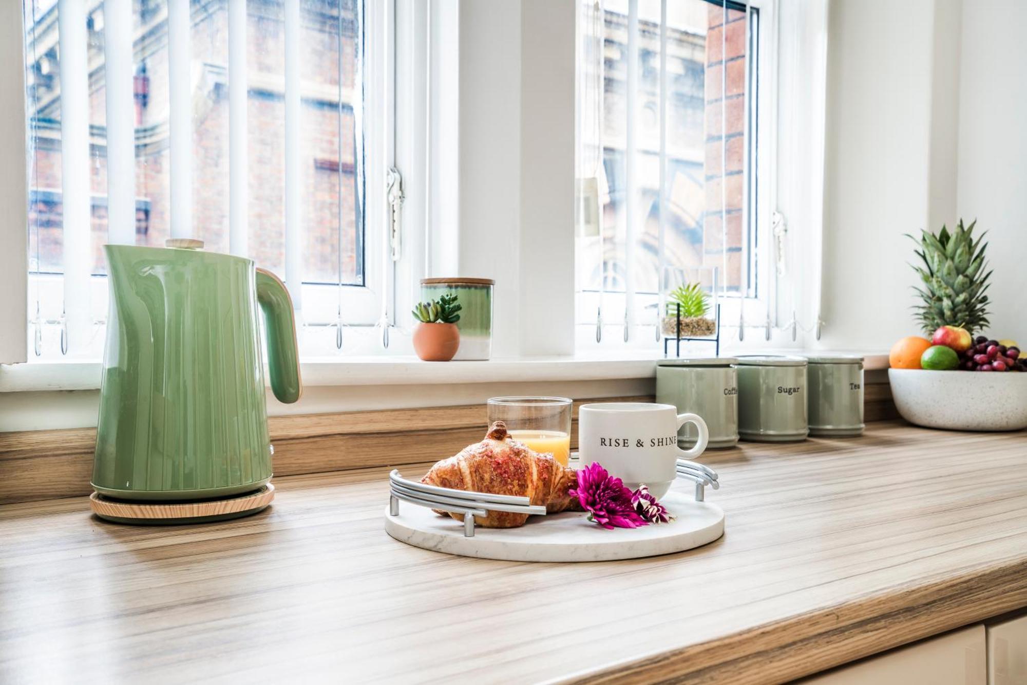 Cavern Quarters, Beautiful Two Bedroom City Centre Apartment By Garudy Serviced Apartments And Short Lets - Perfect For Longer Stays Liverpool Esterno foto