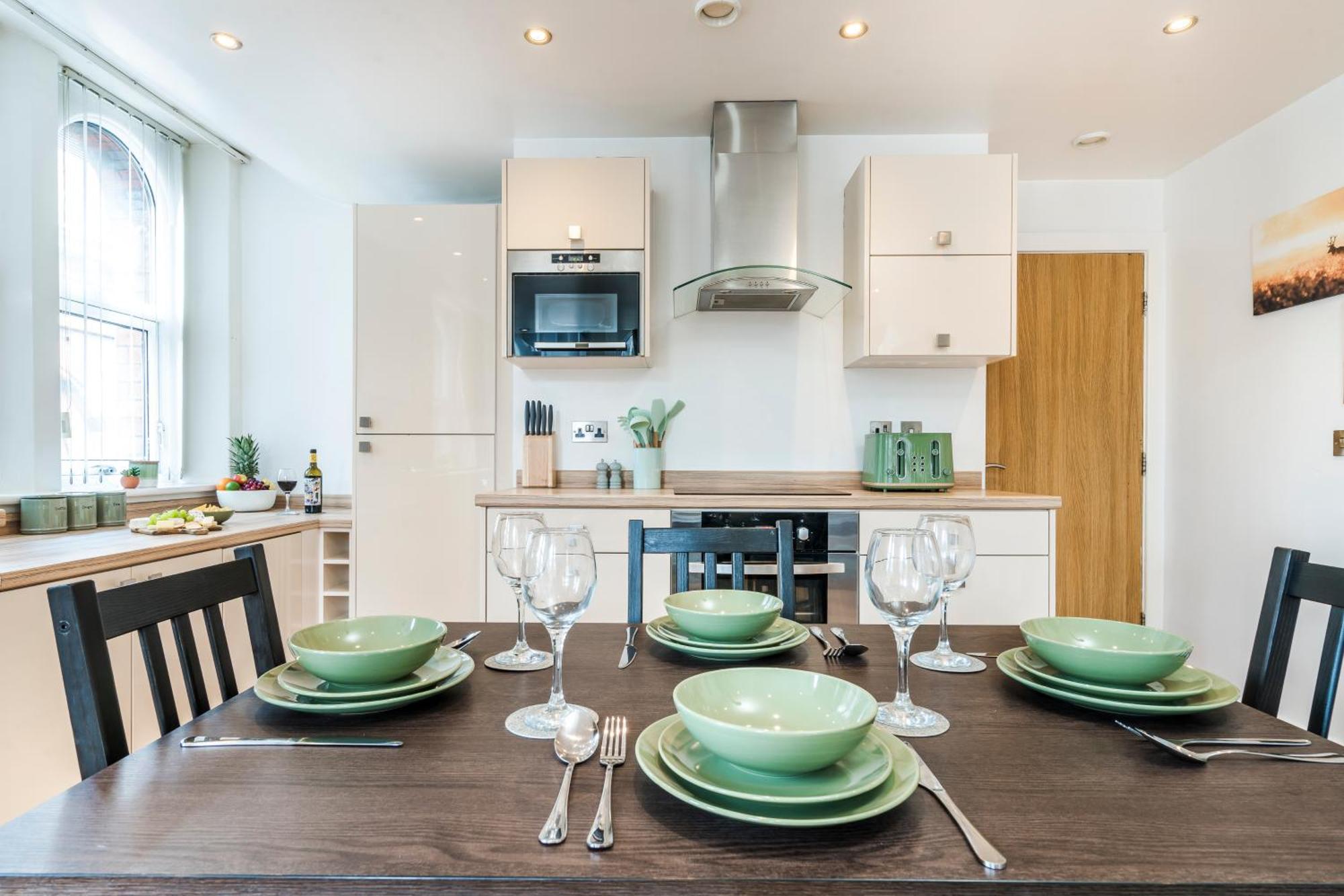 Cavern Quarters, Beautiful Two Bedroom City Centre Apartment By Garudy Serviced Apartments And Short Lets - Perfect For Longer Stays Liverpool Esterno foto