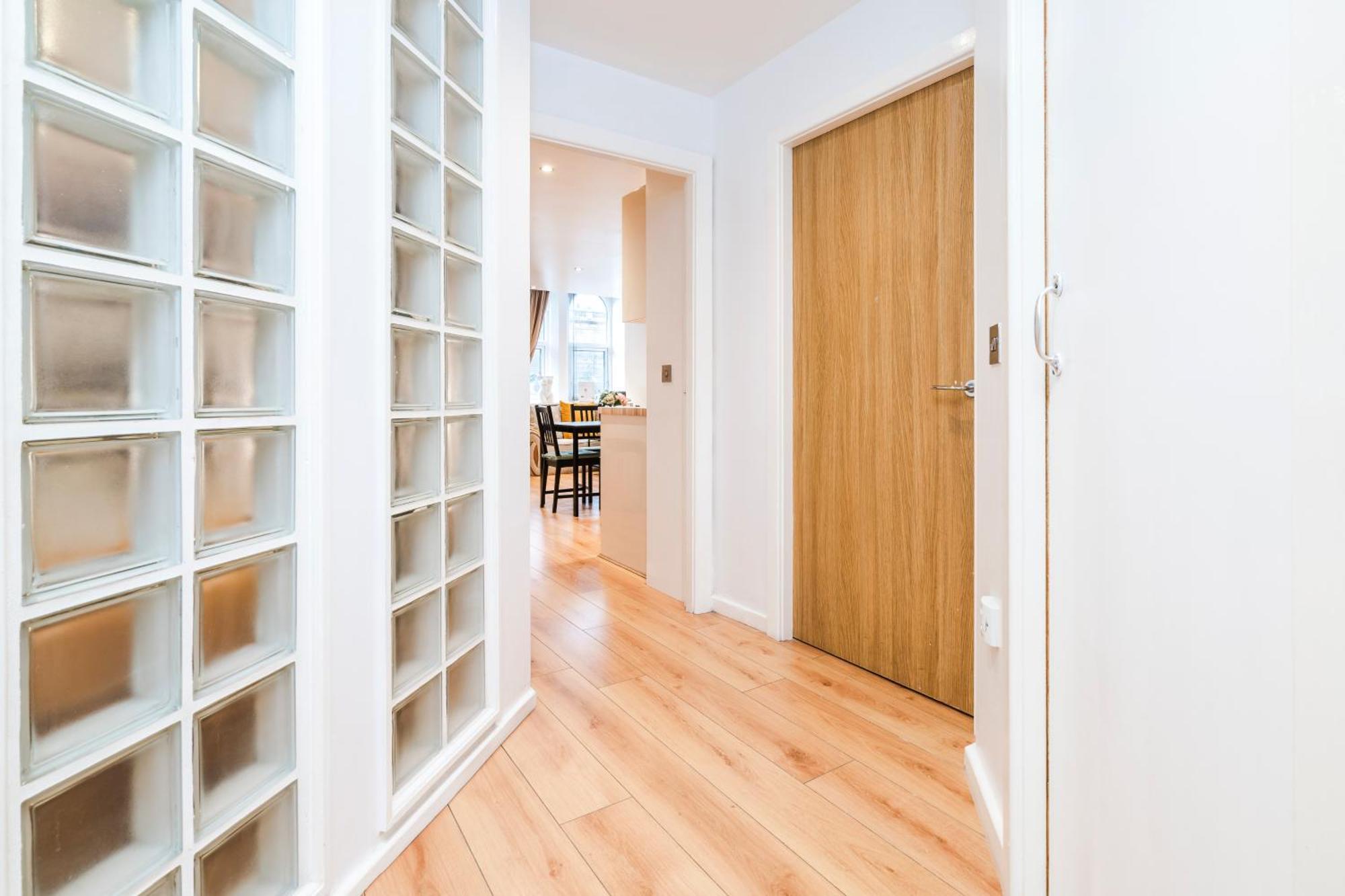 Cavern Quarters, Beautiful Two Bedroom City Centre Apartment By Garudy Serviced Apartments And Short Lets - Perfect For Longer Stays Liverpool Esterno foto
